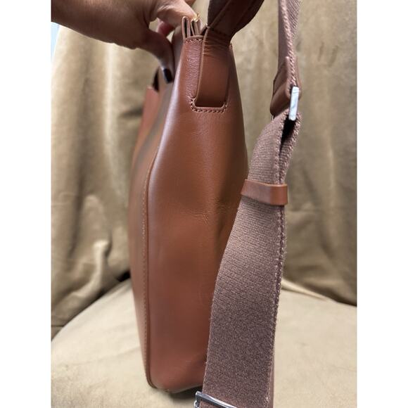 Everlane the Form Bag Crossbody Adjustable Tan - Picture 6 of 14